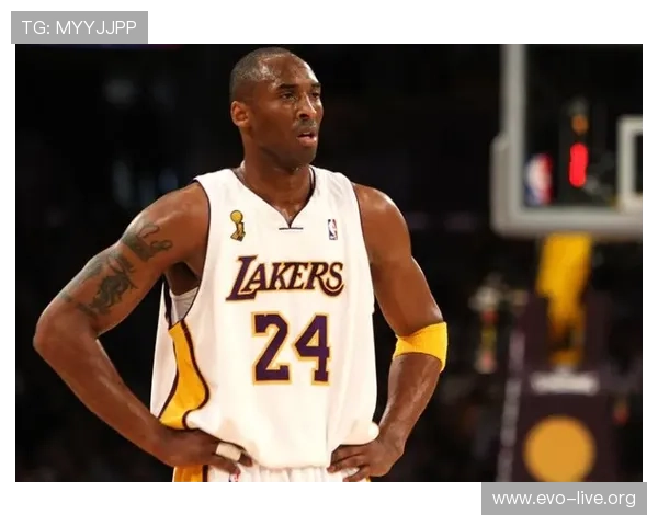 科比在2010年总冠军戒指颁奖仪式上的灿烂笑容定格永恒荣耀