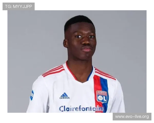 马马杜萨尔与切尔西签约八年或下赛季留队前景备受球迷关注热议中